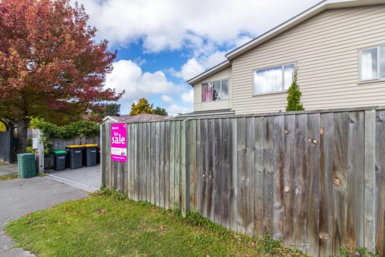 Photo of property in 39 Lyndon Street, Riccarton, Christchurch, 8041