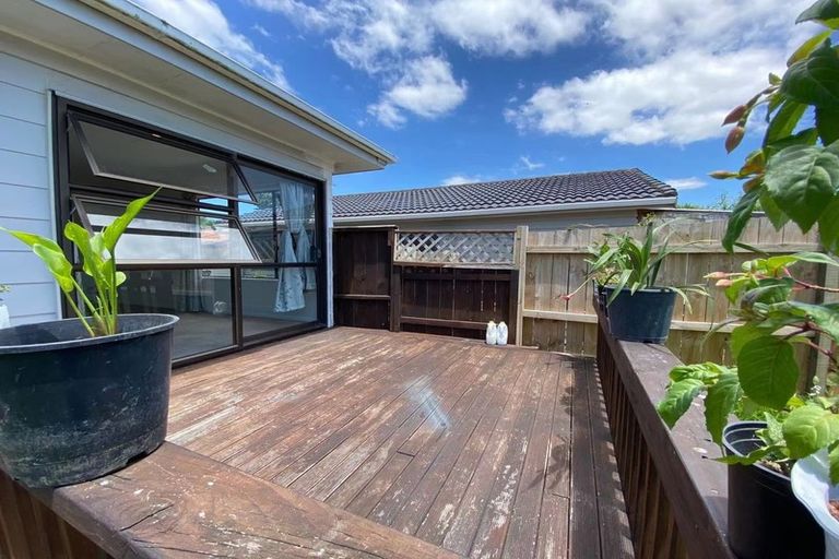 Photo of property in 39 Casuarina Road, Half Moon Bay, Auckland, 2012