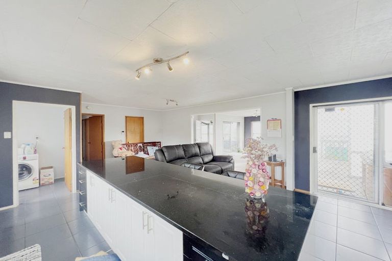 Photo of property in 13 Sikkim Crescent, Clover Park, Auckland, 2019