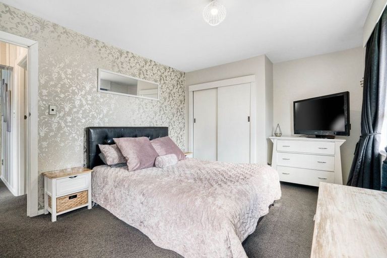 Photo of property in 27 Jenkins Avenue, Redwood, Christchurch, 8051