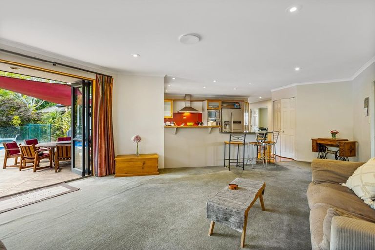 Photo of property in 34 Oakford Park Crescent, Greenhithe, Auckland, 0632