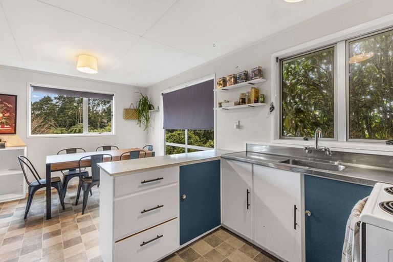 Photo of property in 42 Omata Road, Marfell, New Plymouth, 4310