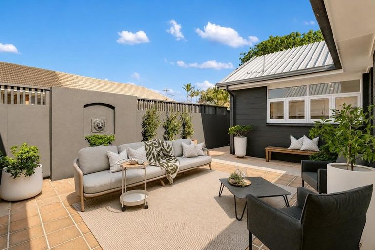 Photo of property in 1/19 Saltburn Road, Milford, Auckland, 0620