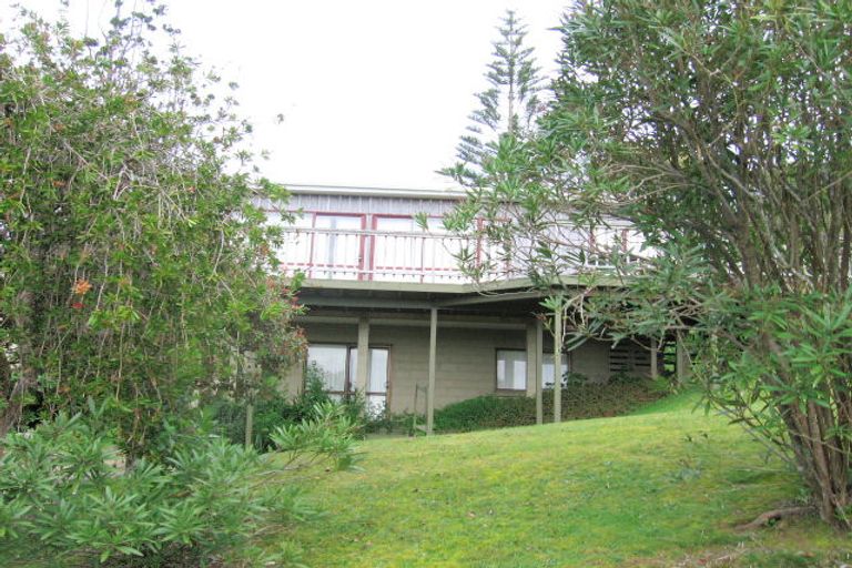 Photo of property in 4 Puketitiro Place, Wharekaho, Whitianga, 3592