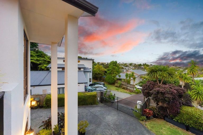 Photo of property in 36 Woodridge Avenue, Northcross, Auckland, 0630