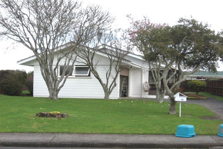 Photo of property in 16 Lakeside Drive, Pahurehure, Papakura, 2113