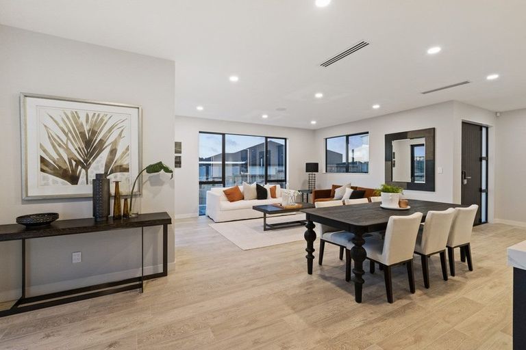 Photo of property in 28 Takurua Terrace, Orewa, 0931