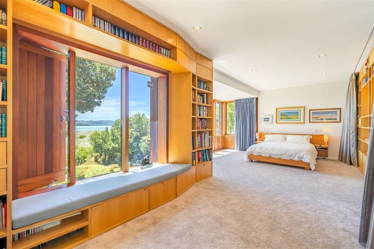 Photo of property in 432 Muritai Road, Eastbourne, Lower Hutt, 5013