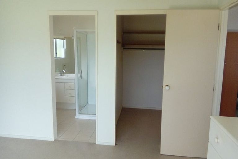 Photo of property in 6 Lakeside Villas, Whitby, Porirua, 5024