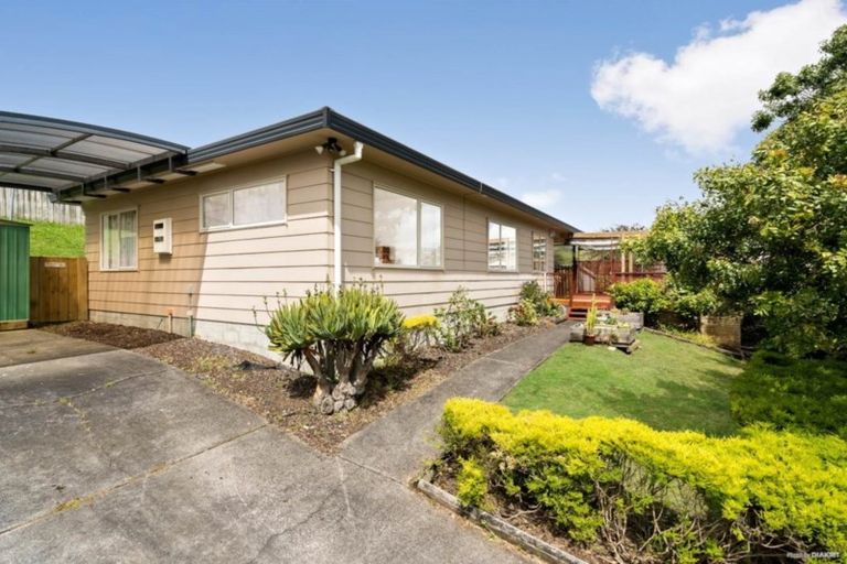 Photo of property in 10 Broadfield Street, Massey, Auckland, 0614