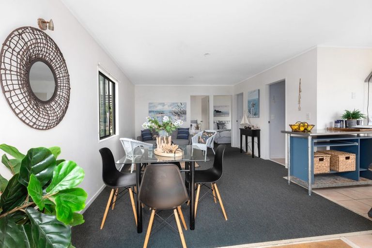 Photo of property in 27 Ocean Parade, Pukerua Bay, 5026