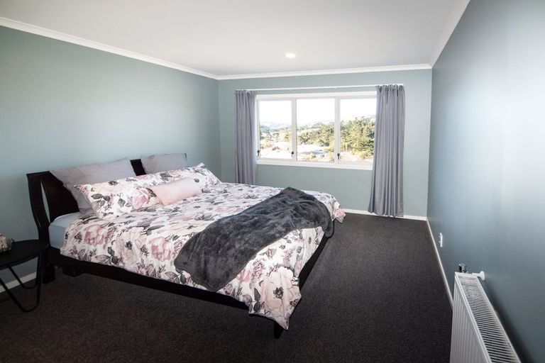 Photo of property in 65 Hawtrey Terrace, Churton Park, Wellington, 6037