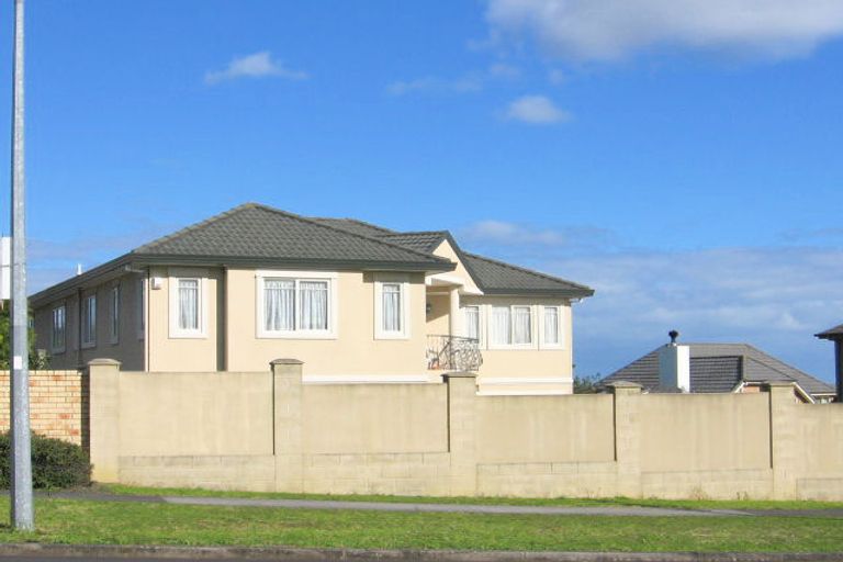 Photo of property in 15 Santa Cruz Drive, Shamrock Park, Auckland, 2016