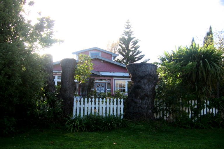 Photo of property in 15 Rodney Street, Waiwhetu, Lower Hutt, 5010