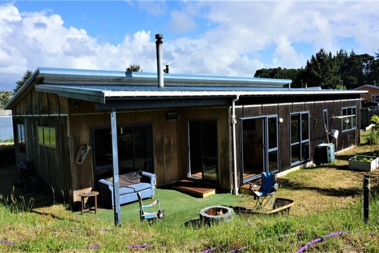 Photo of property in 1 Barclay Grove, Hokio Beach, Levin, 5571