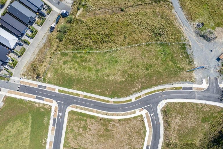 Photo of property in 9 Upper Main Drive, Kenepuru, 5022