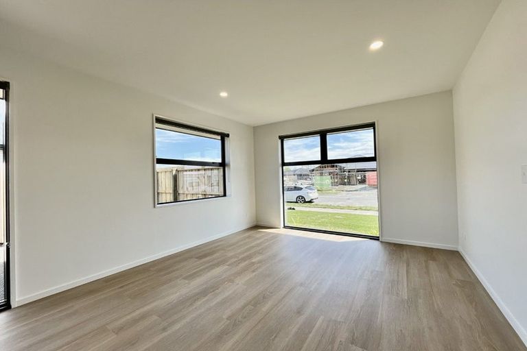 Photo of property in 18 Songpa Street, Halswell, Christchurch, 8025