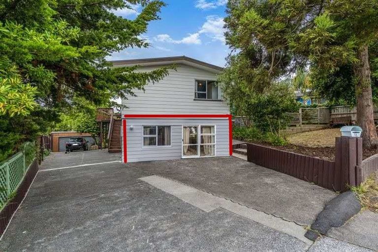 Photo of property in 11 Kingussie Place, Highland Park, Auckland, 2010