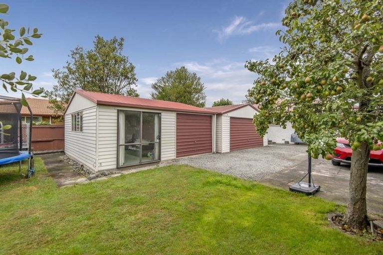 Photo of property in 408 Main North Road, Redwood, Christchurch, 8051