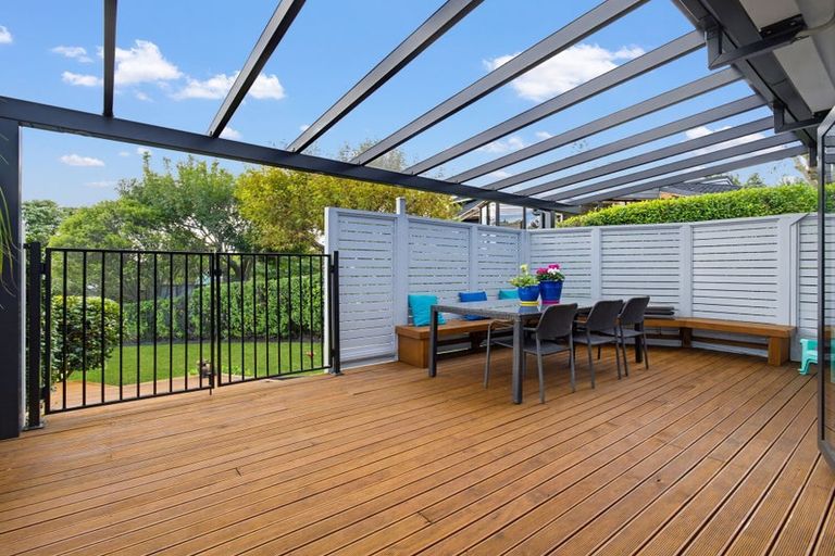 Photo of property in 1/15 Claresholm Place, Mangere Bridge, Auckland, 2022