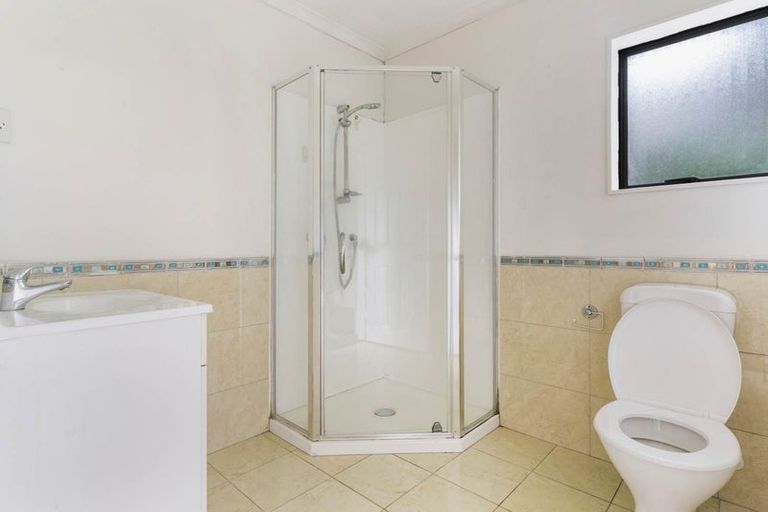 Photo of property in 6 Exotic Place, Massey, Auckland, 0614