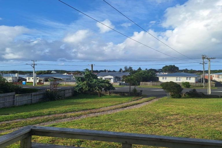 Photo of property in 60 Cornfoot Street, Castlecliff, Whanganui, 4501
