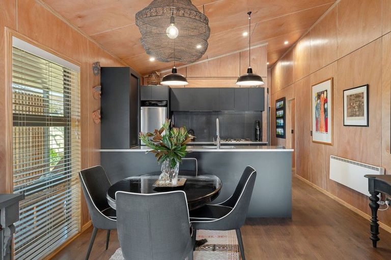 Photo of property in 79 Regent Street, Martinborough, 5711