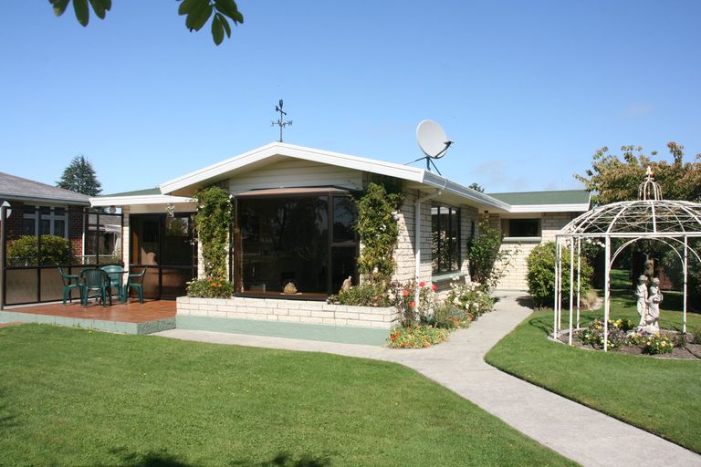 Photo of property in 15 Abercrombie Street, Milton, 9220