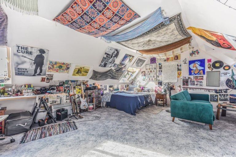 Photo of property in 215a Waikawa Road, Waikawa, Picton, 7220