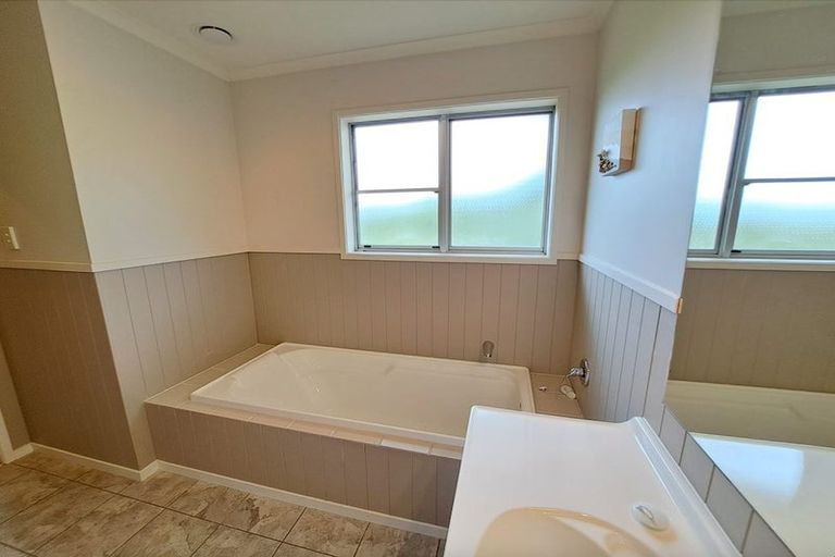 Photo of property in 17a Manu Crescent, Upper Vogeltown, New Plymouth, 4310