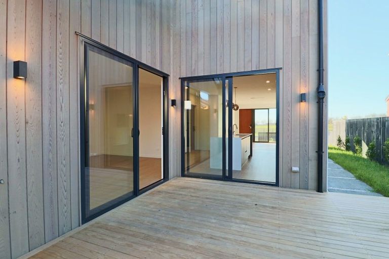 Photo of property in 59 Karaka Village Parade, Karaka, 2580