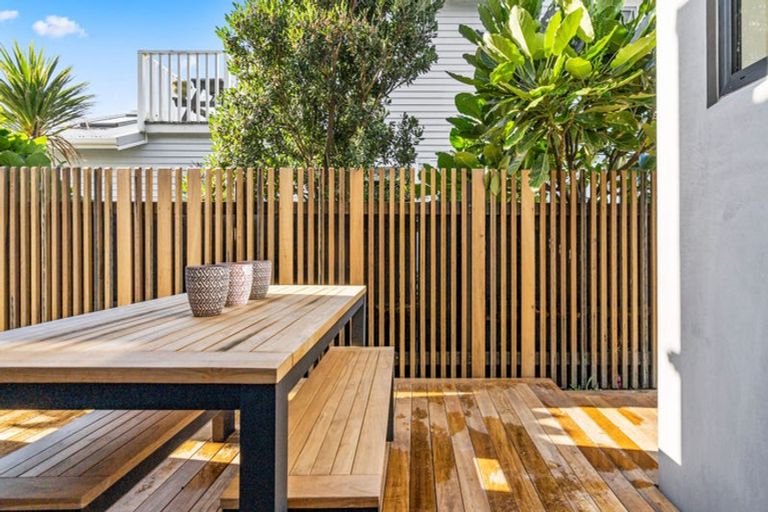 Photo of property in 239 The Esplanade, Petone, Lower Hutt, 5012