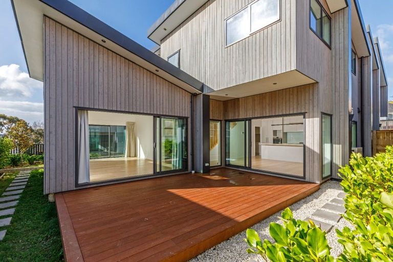 Photo of property in 8 Matau Way, Hauraki, Auckland, 0622