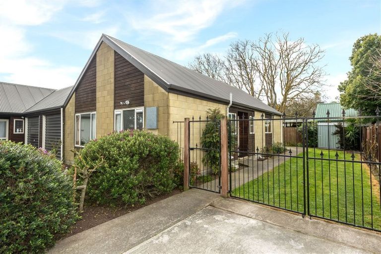 Photo of property in 60b Halswell Road, Hillmorton, Christchurch, 8025