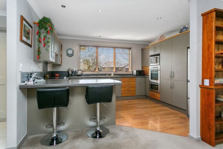 Photo of property in 12 Cooper Crescent, Cambridge, 3434