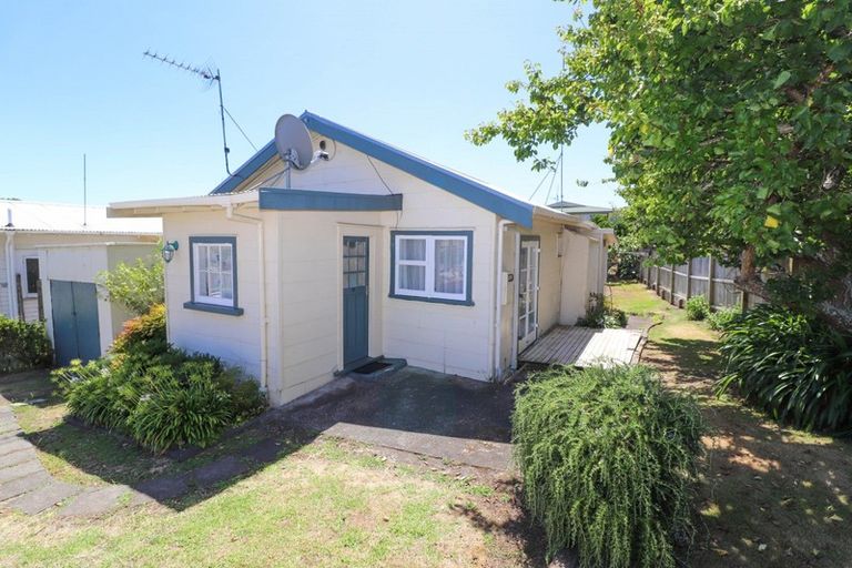 Photo of property in 105 Coromandel Street, Thames, 3500