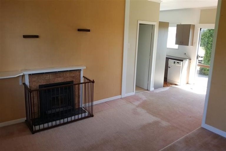 Photo of property in 92 Windsor Road, Inglewood, 4386