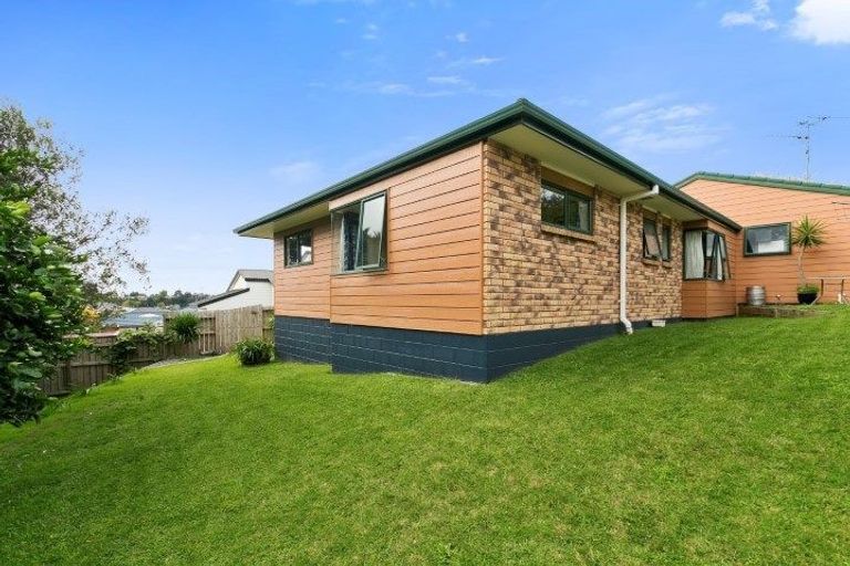 Photo of property in 16 Montana Drive, Pyes Pa, Tauranga, 3112