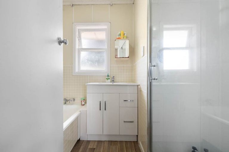 Photo of property in 674 Pakuranga Road, Howick, Auckland, 2010