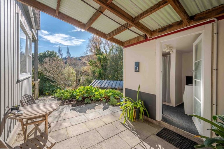 Photo of property in 22 Bayview Crescent, Duvauchelle, 7581