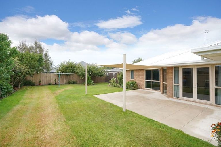 Photo of property in 8 Parkinson Place, Woodend, 7610