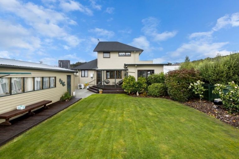 Photo of property in 60 Brentwood Street, Trentham, Upper Hutt, 5018