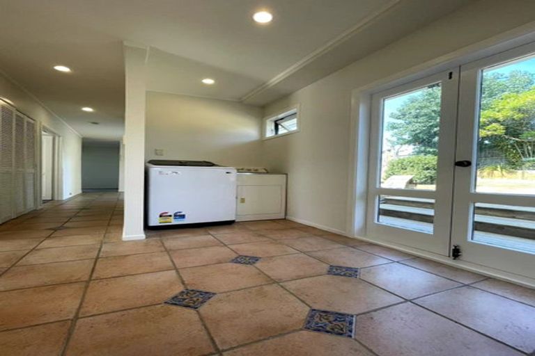 Photo of property in 1/13 Newhaven Terrace, Mairangi Bay, Auckland, 0630