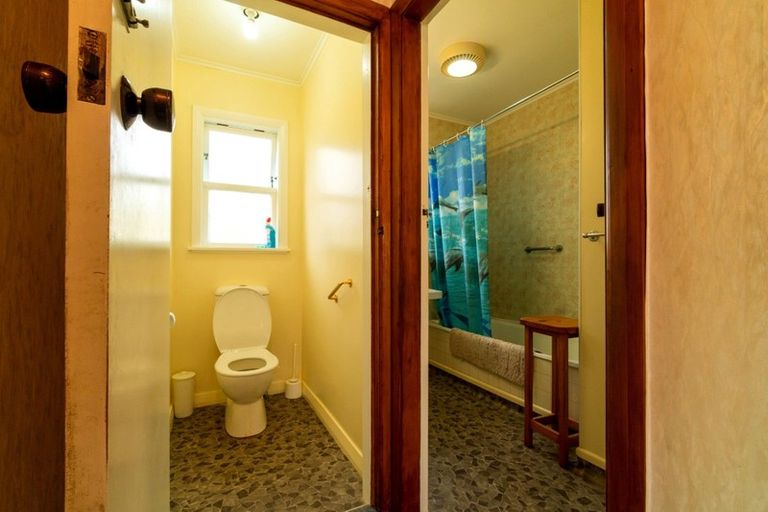 Photo of property in 18 Beauchamp Street, Tawa, Wellington, 5028