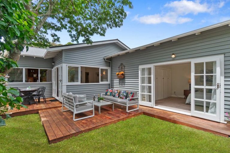 Photo of property in 15 Duders Avenue, Devonport, Auckland, 0624