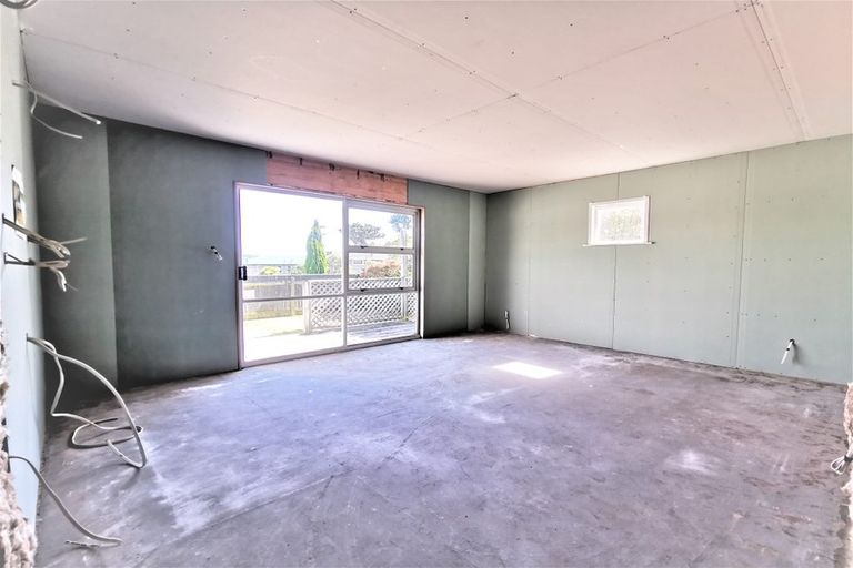 Photo of property in 99 Beazley Avenue, Paparangi, Wellington, 6037