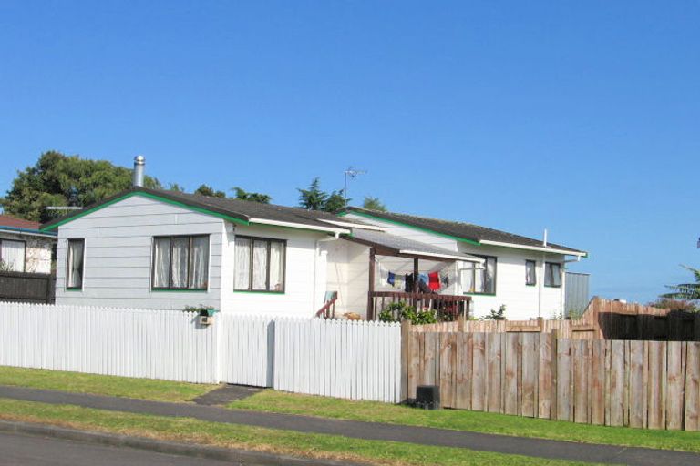 Photo of property in 35 Greenstone Place, Clover Park, Auckland, 2019