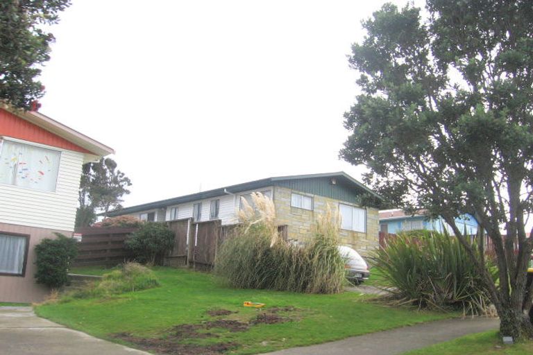 Photo of property in 9 Limerick Grove, Ascot Park, Porirua, 5024