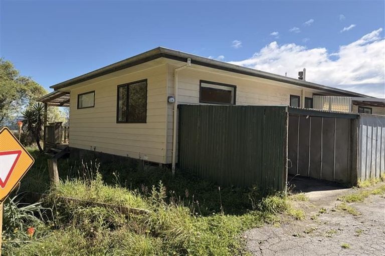 Photo of property in 324 Gladstone Road North, Mosgiel, 9092