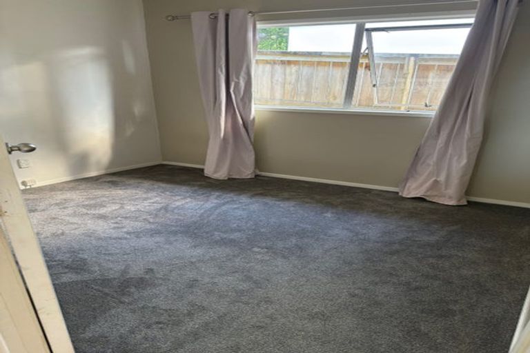 Photo of property in 1/73 Spinella Drive, Bayview, Auckland, 0629